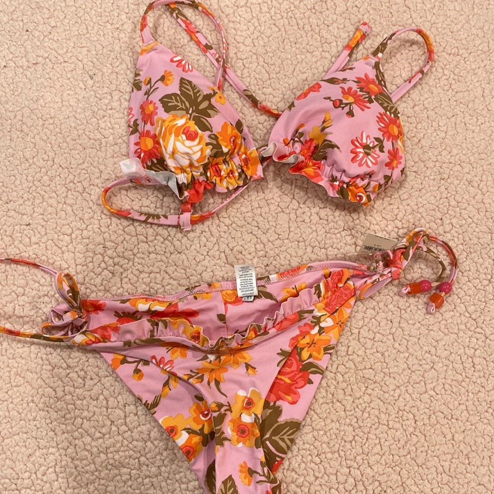 NWT Aerie Triangle Bikini (S)